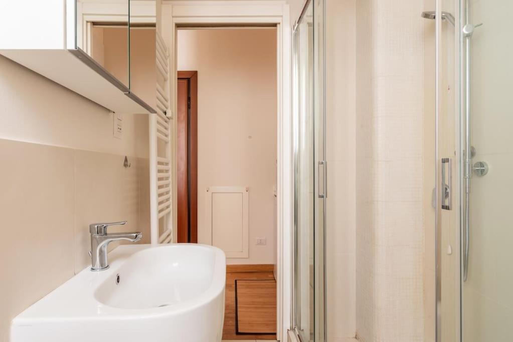 Studio Apartment Brera Milán Exterior foto